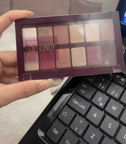 سایه چشم میبلین نیویورک اورجینال Maybelline New York 3600531429911 Eyeshadow Palette - The Burgundy Eye Shadow Palette - Matte and Shimmer photo review