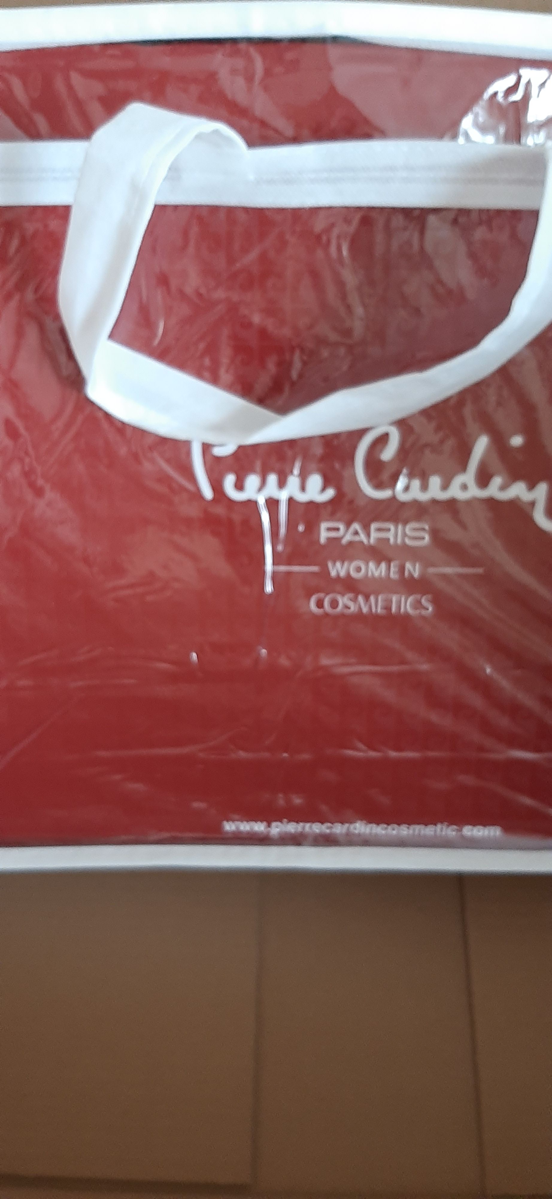 ست آرایشی پیرکاردین اورجینال Pierre Cardin pcmk15 Penubra 15 Piece Makeup Care Set photo review