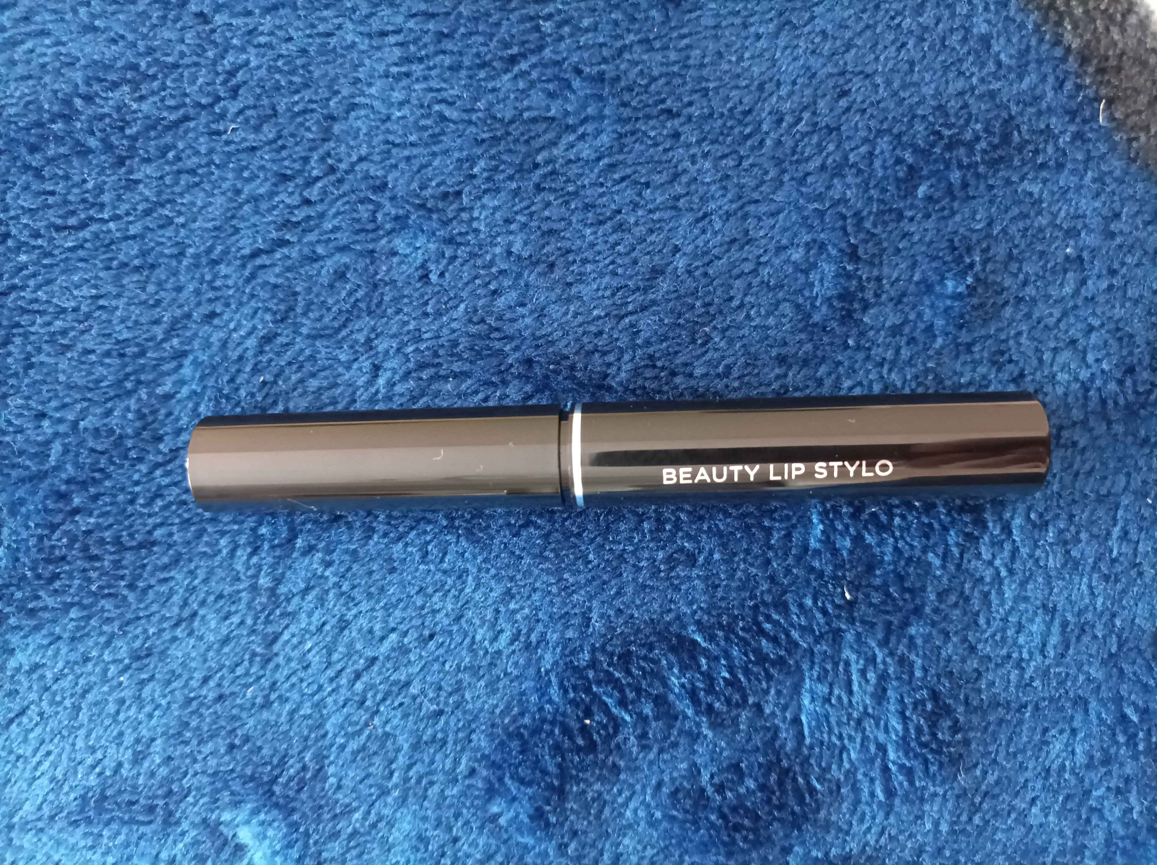رژ لب آوون اورجینال Avon 1192040 Ultra Beauty Lipstick Stylo Totally Twing photo review