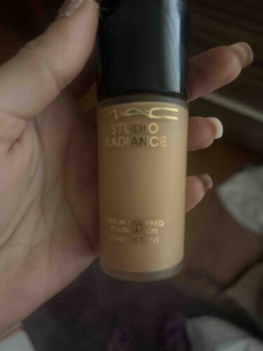 فاندیشن ماک اورجینال Mac 119586 Studio Radiance Serum-powered™ Radiant Finish Skin Care Foundation - Nc25 - 30ml photo review