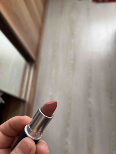 رژ لب ماک اورجینال Mac 60284 Powder Kiss Lipstick - Matte Finish Moisturizing Effect Lipstick - Mull It Over 3g photo review