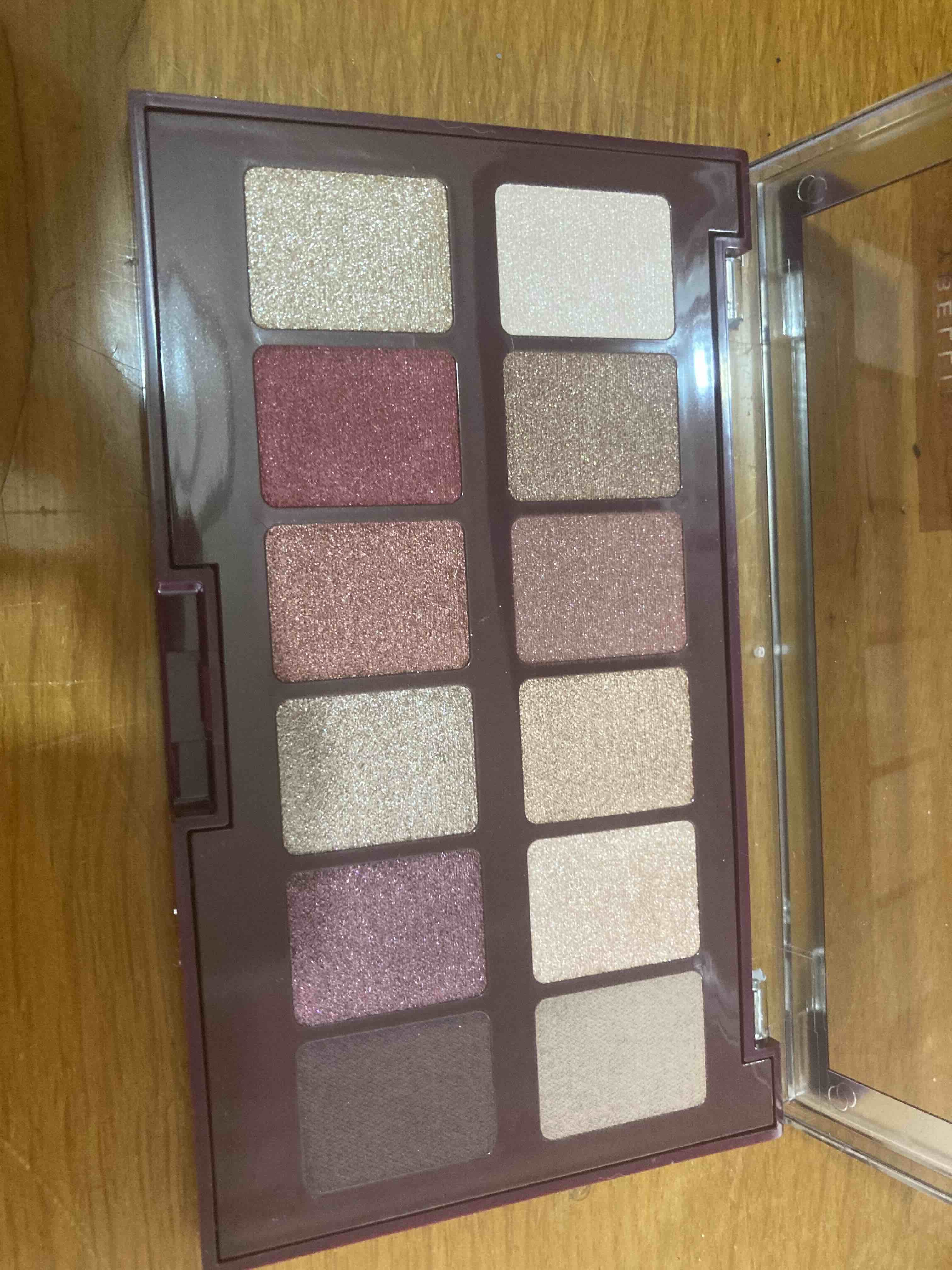 سایه چشم میبلین نیویورک اورجینال Maybelline New York 3600531429911 Eyeshadow Palette - The Burgundy Eye Shadow Palette - Matte and Shimmer photo review