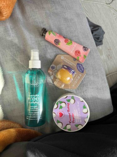 کرم دست فرودیا اورجینال Frudia SETW617 Raspberry Wine Hand Cream and Intense Moisturizing Lip Balm with Blueberry Extract photo review
