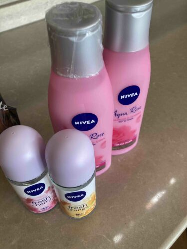 دئودورانت - رول آن نیووا اورجینال NIVEA SET.NVE.461 Women's Roll-on Deodorant Fresh Orange 50ml, 48 Hours Anti-perspirant Protection, Orange Scent, X3 Pieces photo review