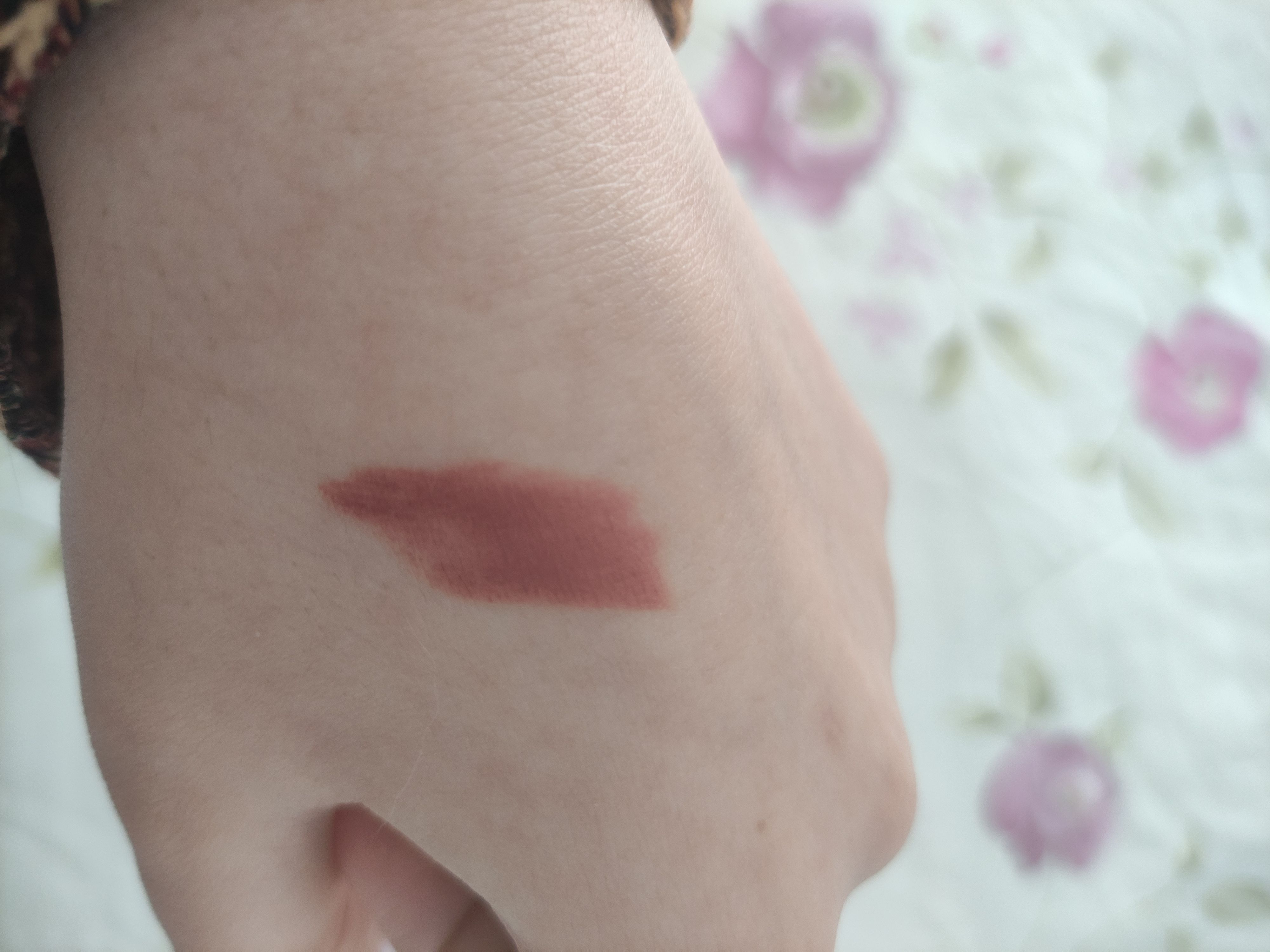 رژ لب آوون اورجینال Avon 1192040 Ultra Beauty Lipstick Stylo Totally Twing photo review