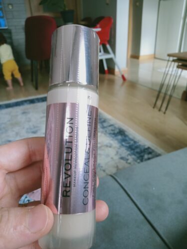 فاندیشن  رولوشن f2 Revolution اورجینال Conceal & Define F2 Foundation photo review