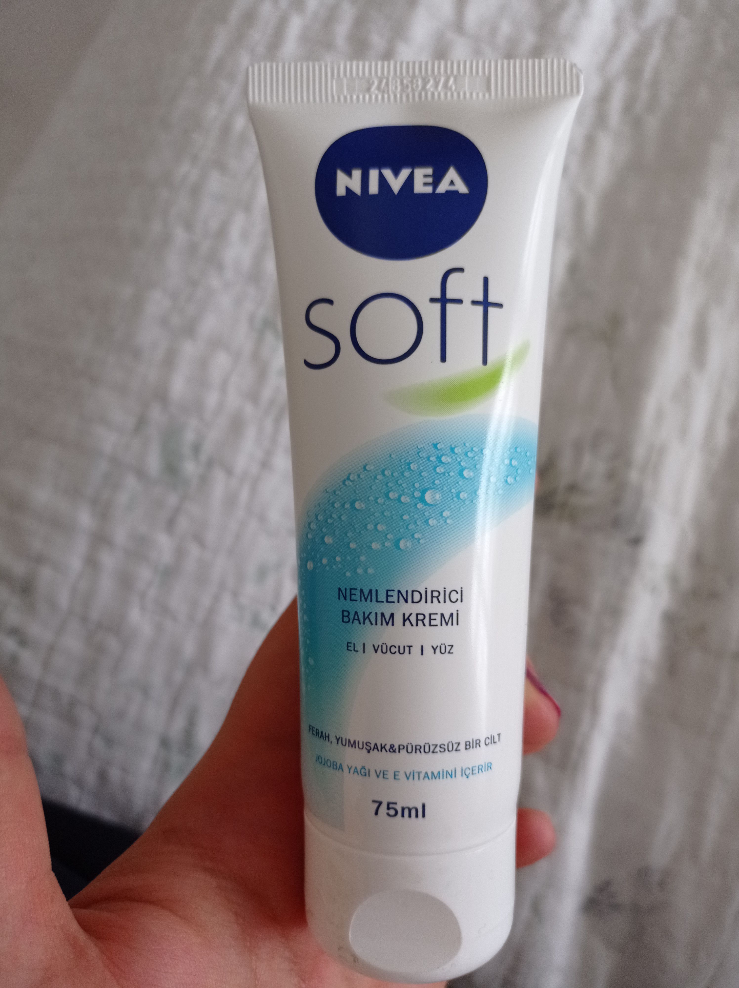 کرم دست نیووا اورجینال NIVEA SET.NVE.891 Soft Hand Cream 75ml, Lip Care Moisturizer Blackberry 4,8gr photo review