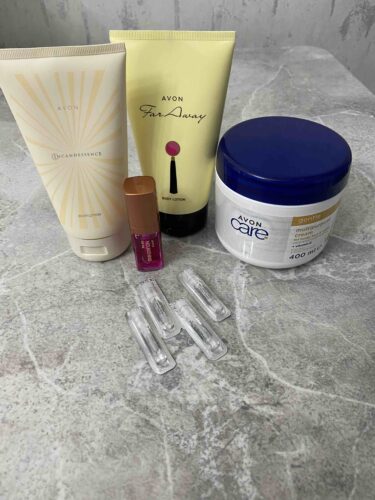 کرم بدن آوون اورجینال Avon KREM2316_rollback_1731004712010 Care Gentle Multi-Biotics & Vanilla Containing Vitamin E Multi-Purpose Cream for Dry Skin 400 Ml. photo review