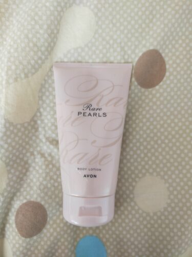 کرم بدن آوون اورجینال Avon KREM0024-3 Rare Pearls Women's Body Lotion 125 Ml. Set of Three photo review