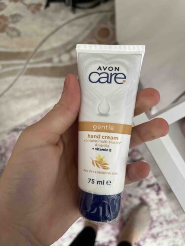 کرم دست آوون اورجینال Avon MPACK3138 Care Vitamin E and Blueberry Hand Cream Package with Glycerin and Almond Milk, Vanilla photo review