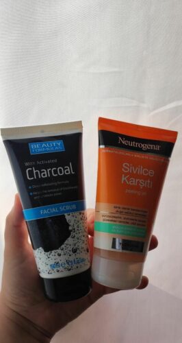لایه بردار بدن بیوتی فرمول اورجینال BEAUTY FORMULAS 5012251012249 Blackhead Prevention Charcoal Facial Scrub / 150 Ml,,derin1005 photo review
