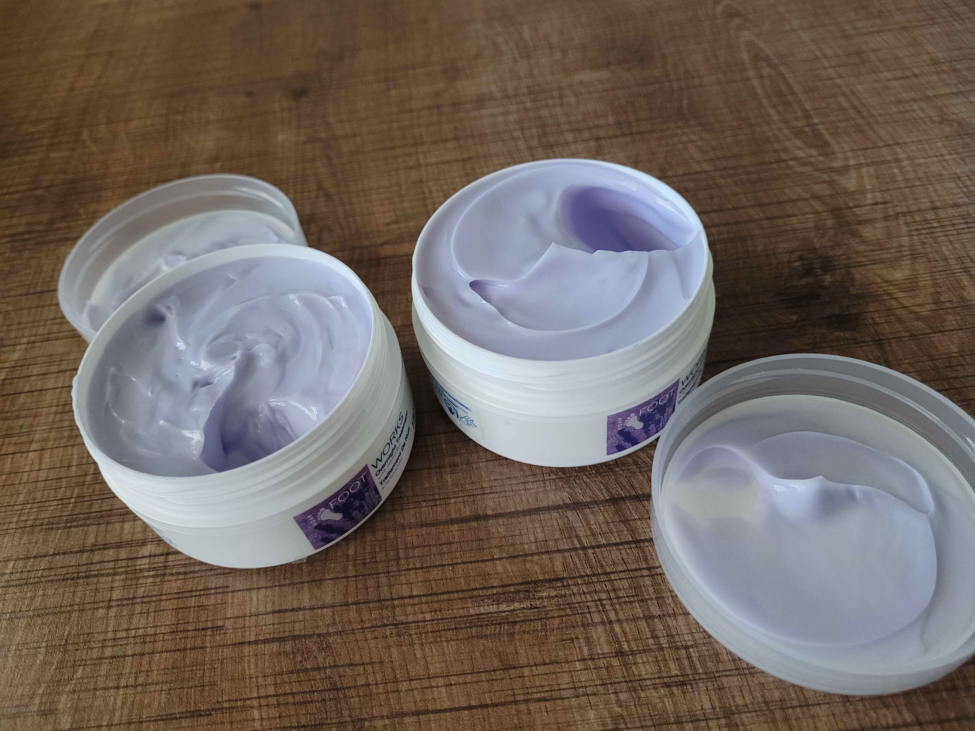 کرم پا آوون اورجینال Avon KREM3325-2 Lavender Extract Night Foot Cream 150 Ml. Set of two photo review