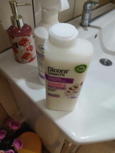 ژل و کرم دوش دکورا اوربن فیت اورجینال DICORA URBAN FIT SETW533 Yogurt & Pistachio Peanut*2 Vitamin B Yogurt And Oats*2 Fit Shower Gel Pack photo review