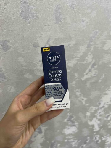 دئودورانت - رول آن نیووا اورجینال NIVEA 98569 MEN Derma Control Clinical Men's Roll-on Deodorant 50 ml, 96 Hours Anti-perspirant Protection photo review