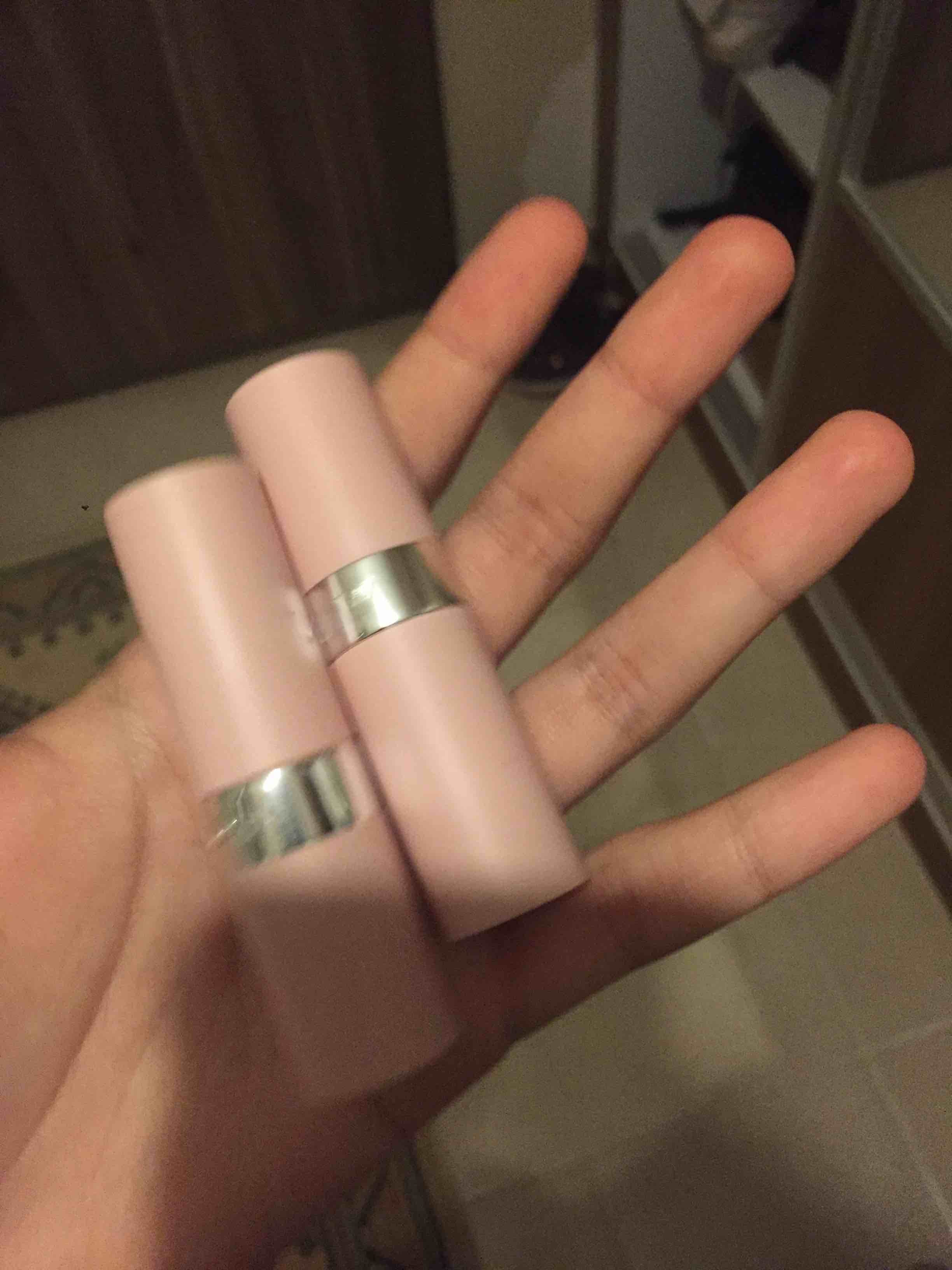 رژ لب آوون اورجینال Avon RUJ0095 Hydramatic Matte Lipstick Ruby photo review