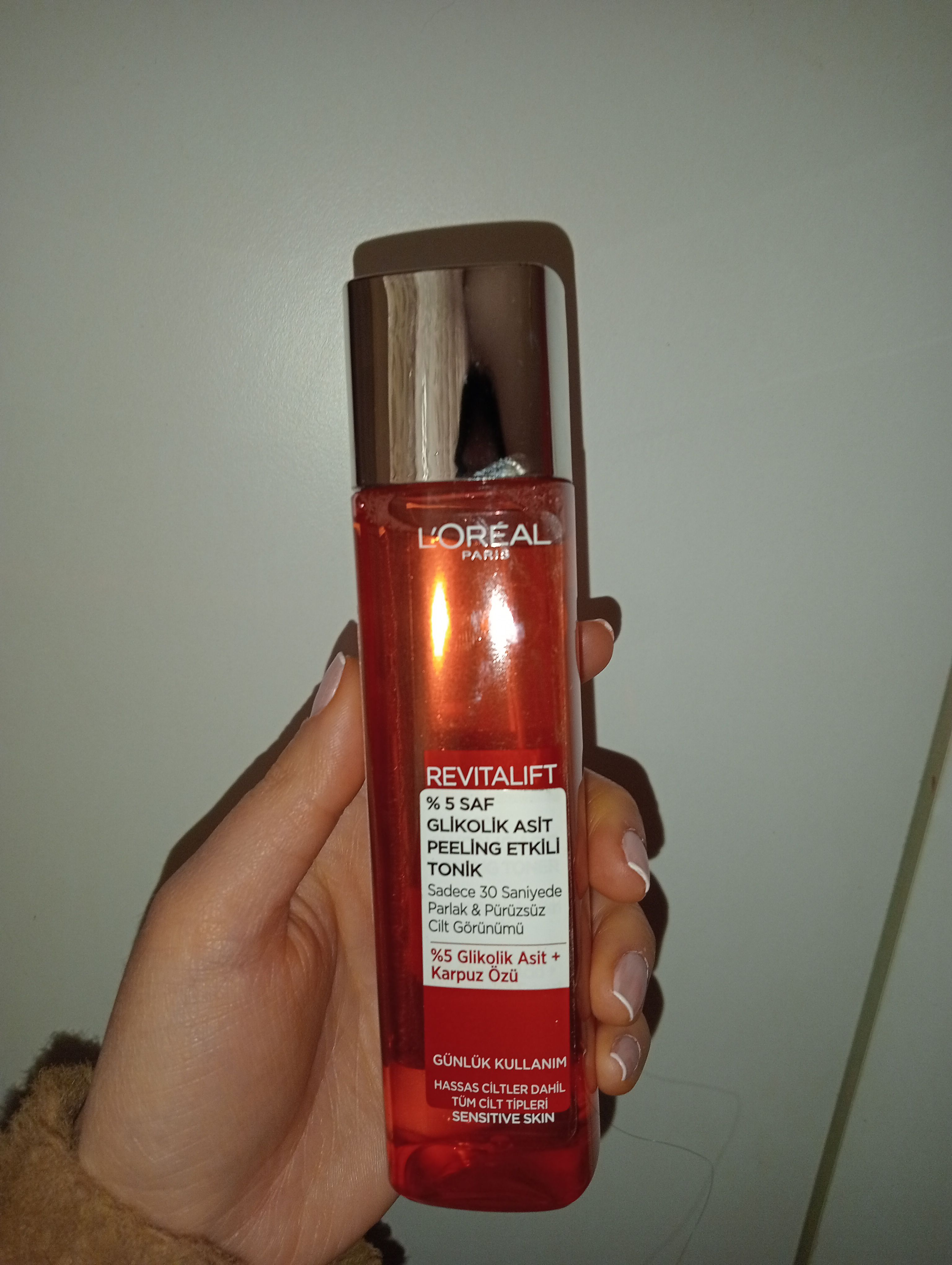 تقویت کننده لورآل پاریس اورجینال L'Oreal Paris PKTGLKLKTNKTLSCPCMSKR Revitalift 5% Pure Glycolic Acid Peeling Effect Tonic 180ml & Telescopic Black Mascara photo review