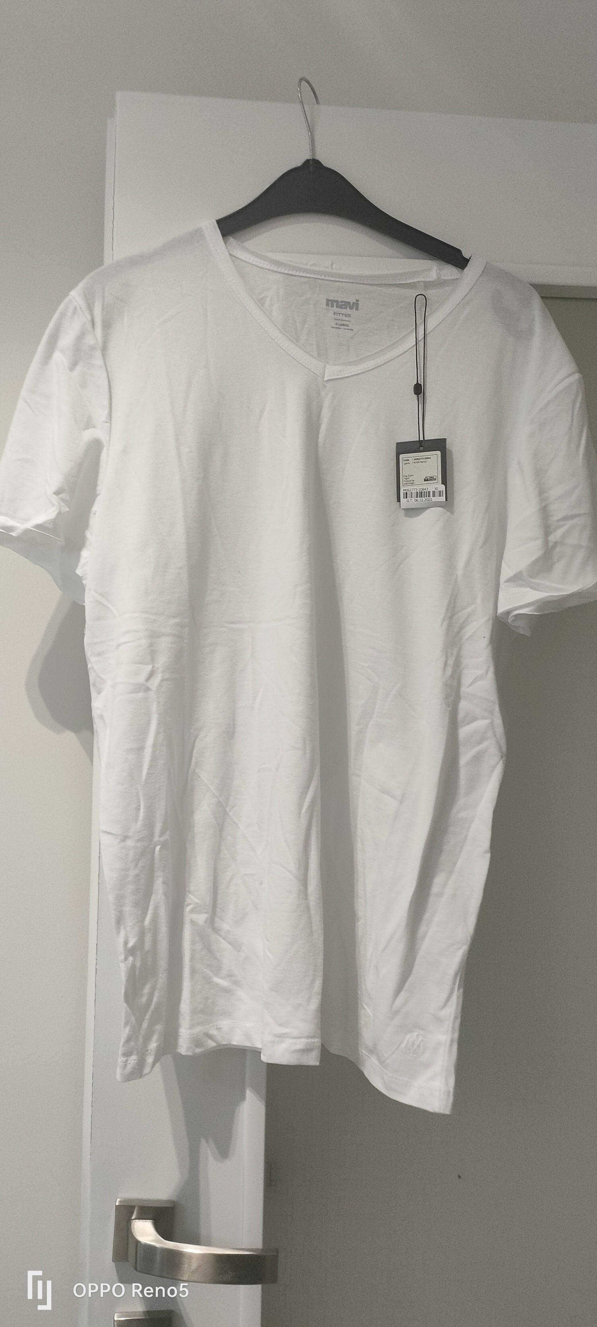 تیشرت ماوی اورجینال Mavi 062773-20843 V-Neck White T-Shirt with Stitching Detail Fitted / Fitted Cut 062773-20843 photo review