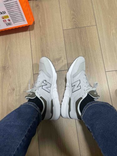 کفش پیاده روی نیوبالانس اورجینال New Balance CM997HQL Lifestyle Men's Casual Shoes Cm997hql Gray photo review