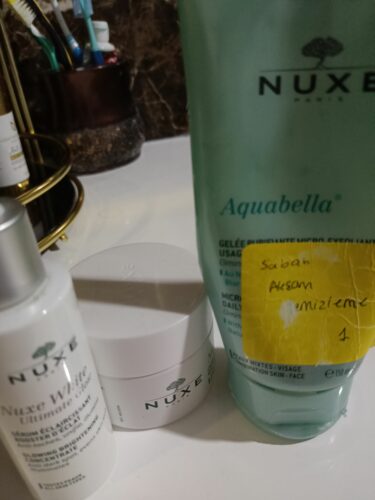 کرم صورت ناکس اورجینال Nuxe 3264680019692 White Ultimate Glow Moisturizing and Brightening Gel Cream with Vitamin C 50 ml 3264680019692 photo review